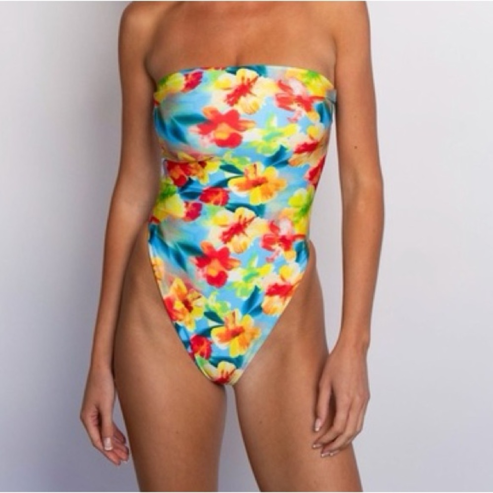 Amy one piece in Sunkiss